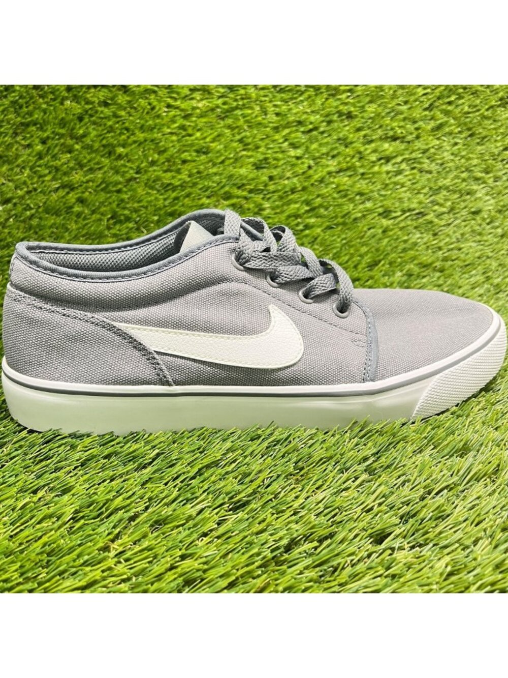 Nike Toki Low Textile Mens Size 8 Gray White Athletic Walking Shoes Sneakers
